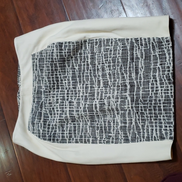 Remy Brook Leather Sided Skirt Size 2 - Picture 4 of 6